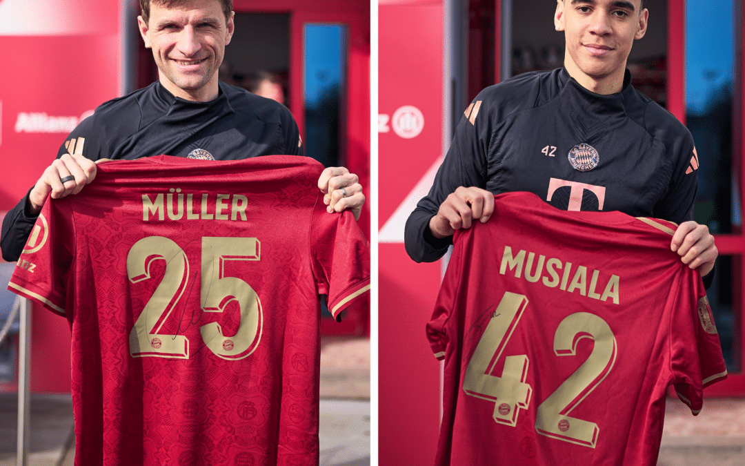 Müller & Musiala signieren brandneue Jubiläumstrikots